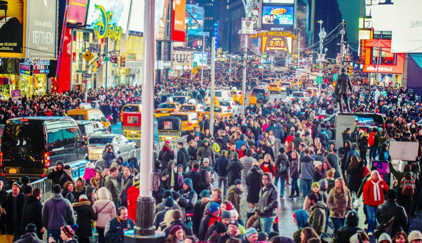 thanksgiving-holiday-season-what-to-learn-from-2015-stats-crowded-streets